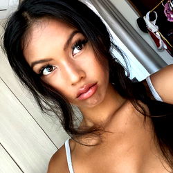 Joy Thailia - The Petite Princess with a Wink