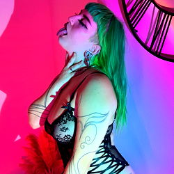 𝐆𝐨𝐝𝐝𝐞𝐬𝐬 𝐆𝐚𝐢𝐚 (𝑭𝒓𝒆𝒆 𝑨𝒄𝒄𝒐𝒖𝒏𝒕) photo