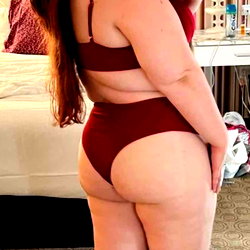 s i r e n a 🦋 photo