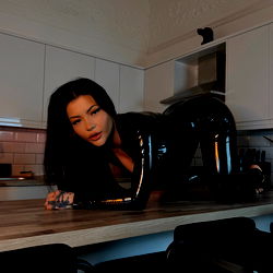 diana 🏴󠁧󠁢󠁳󠁣󠁴󠁿🖤 photo