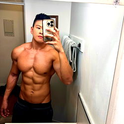 Damien Lou: Man, Muscle, Shirtless & Bathroom on OnlyFans