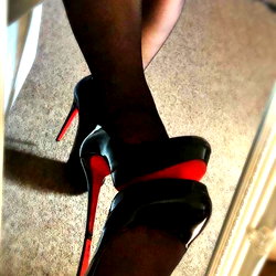Lady Louboutin photo
