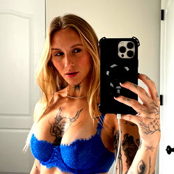 Jay🖤 RATED #1 HOTTEST TATTOO GIRL ON OF photo