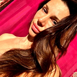 Roxy Fox photo