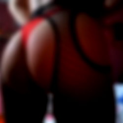 𝑪𝒉𝒍𝒐𝒆👅 photo