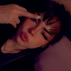 Luna Leo photo
