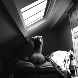 ELMNSFW photo