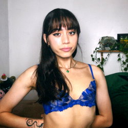 Victoria Salvatore photo