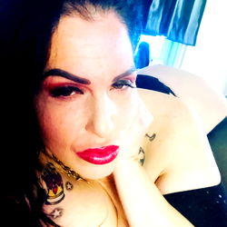 Alliekatnight photo