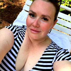 Sweetlusciousgenie photo