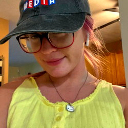 daisea - college gamer girl 🎮 photo