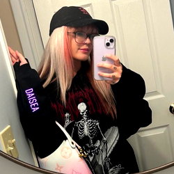 daisea - college gamer girl 🎮 photo