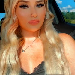 Blondebarbie photo