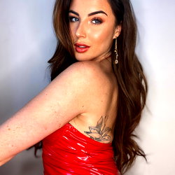 S H A U N I. W I L L E. O F F I C I A L. photo