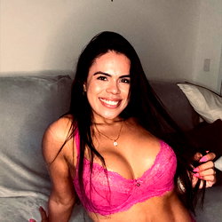Krissia Figueiredo photo