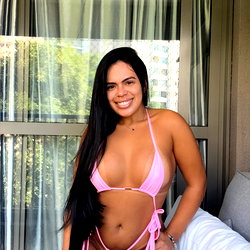 Krissia Figueiredo photo