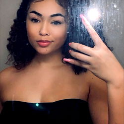 𝑳𝒂𝒍𝒂 𝒘𝒊𝒕 𝒅𝒂 𝒑𝒓𝒆𝒕𝒕𝒚 𝒘𝒉𝒂𝒑𝒑𝒚 photo