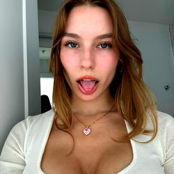 Ava Bella photo