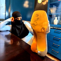 Femdom Hijabi VIP | READ DESCRIPTION photo