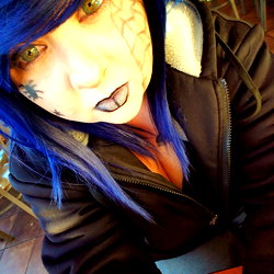 Alaina Davis photo