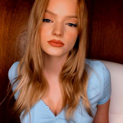 Alexa Rhodes photo