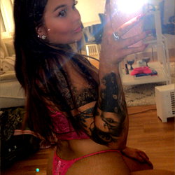 PUBLIC QUEEN👑 photo