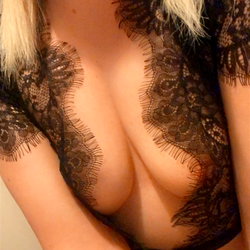 Milf Macey-mae💦DISCOUNTED Gloryhole vid! photo