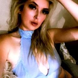 SweetiieMarr photo