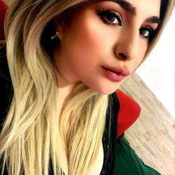 🎀🍓 𝓐𝓵𝓶𝓪 🍓🎀 photo