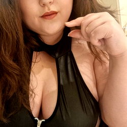 MISTRESS ELLA 🖤 BBW Femdom 🖤 SPH 🖤 photo