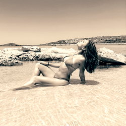 MauraFree photo
