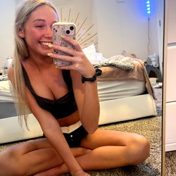 Kayla photo