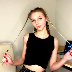 Sofia 💖 𝕪𝕠𝕦𝕣 𝕓𝕒𝕓𝕪 𝕘𝕚𝕣𝕝 💋 photo