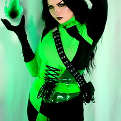 ☆ RAVE KITTY ☆ LIVE RN💚🖤 photo