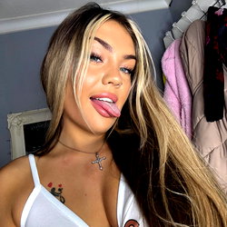 harleigh 🍒🍑 photo