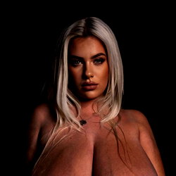 Nina Phoenix photo