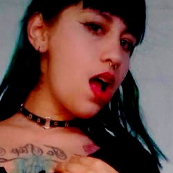 NAOMIMIAU photo