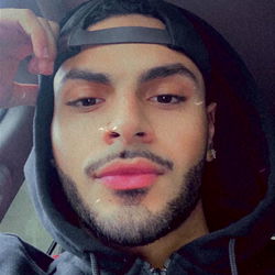 Explore Middle Eastern Papi's Alluring OnlyFans Catalogue