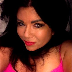 Explore the Stunning Content of Gilf Mandy Hayes on OnlyFans