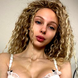 .·⍣⭐️ Sofia Millerr ⭐️⍣·. photo