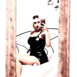 Lara Venialgo photo