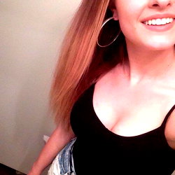 your girl Sara photo