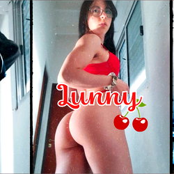 Lunny🍒 photo