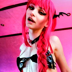 Amelie Weed photo