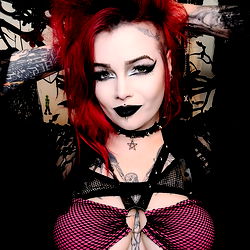 PatriciaAbsinthe photo