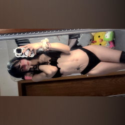 Peachy 🖤 photo