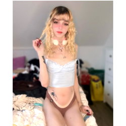 Peachy 🖤 photo