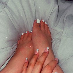 Explore the Unmatched Charm of Everly ️ - Your OnlyFans Spotlight!