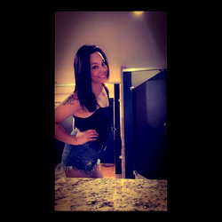 Summers plays house 🌶️💋😈 photo