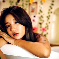 Iris 🐉 - Hot Content Model